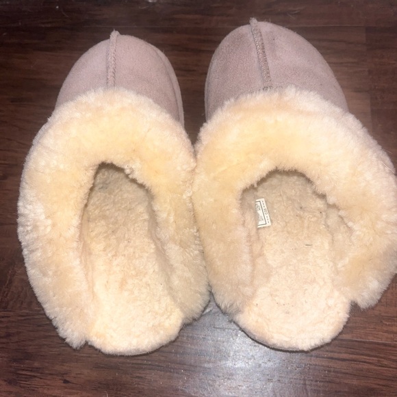 Bearpaw Platform Slippers - Picture 3 of 4